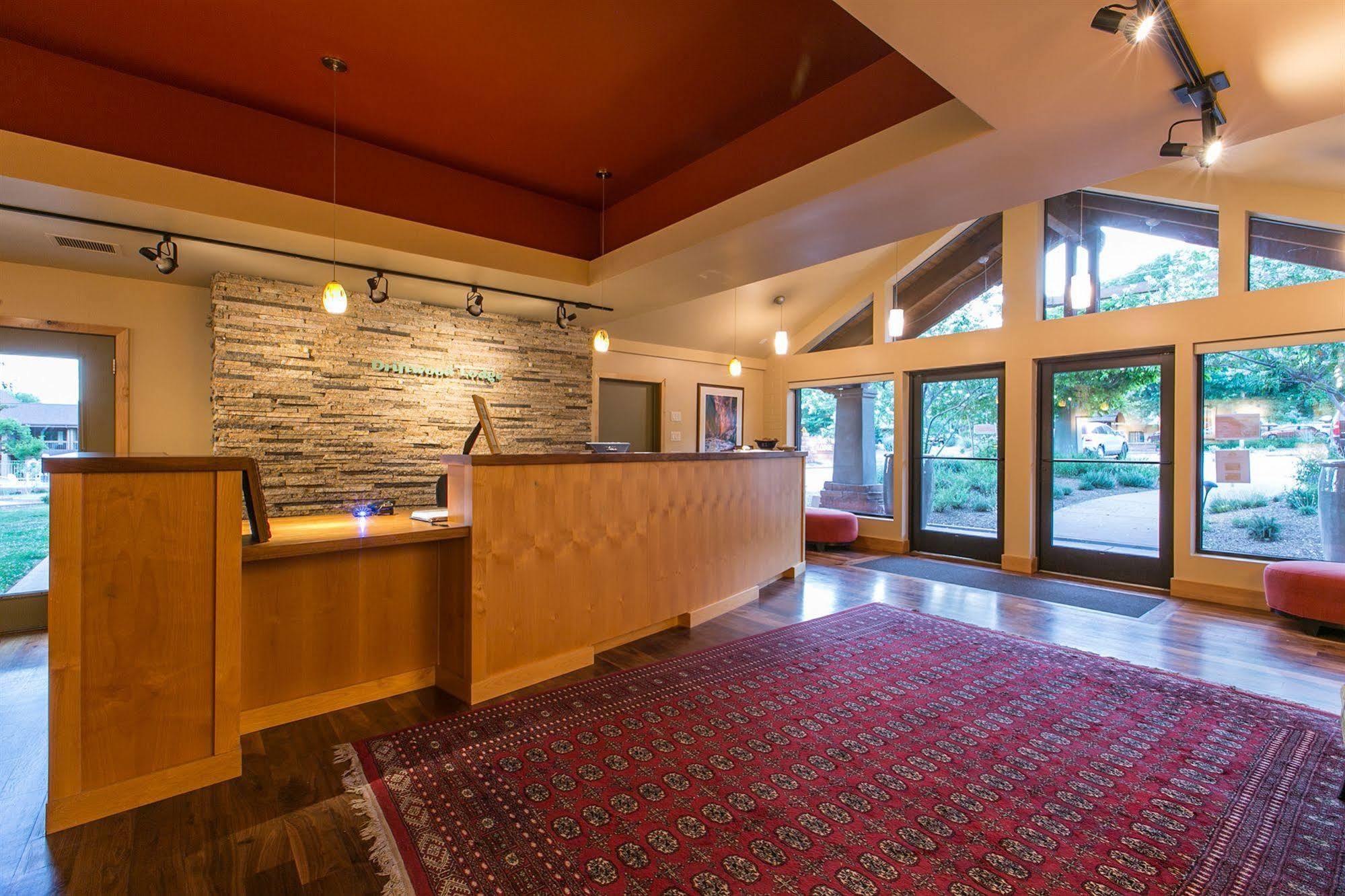 Driftwood Lodge Спрингдейл Экстерьер фото